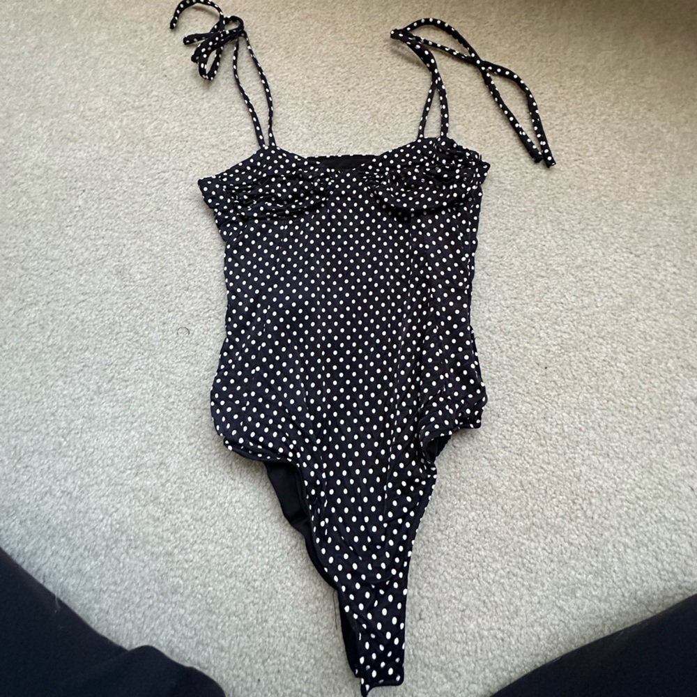 black polka dot zara bodysuit